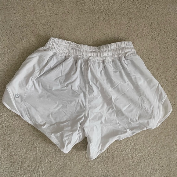 lulu lemon low rise lined hotty hot shorts - Picture 4 of 4